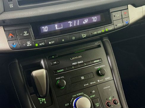 Used 2014 Lexus CT 200h image 15