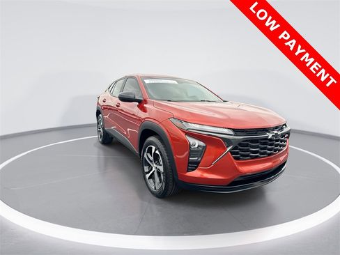 Used 2024 Chevrolet Trax RS w/ Driver Confidence Package image 2