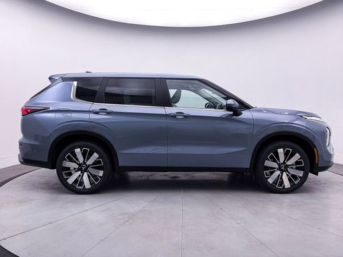 New 2026 Mitsubishi Outlander SE image 27