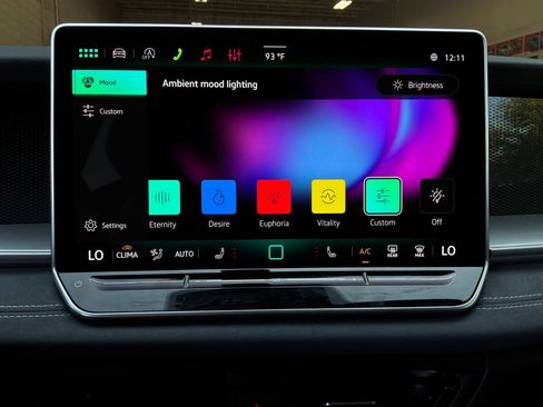 Used 2026 Volkswagen Tiguan SE FWD image 30