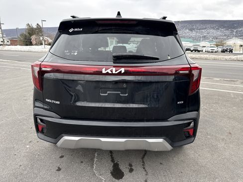 Certified 2024 Kia Seltos S image 4