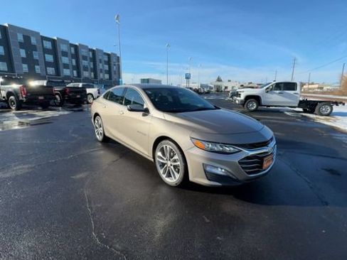 Used 2024 Chevrolet Malibu LT FWD image 2