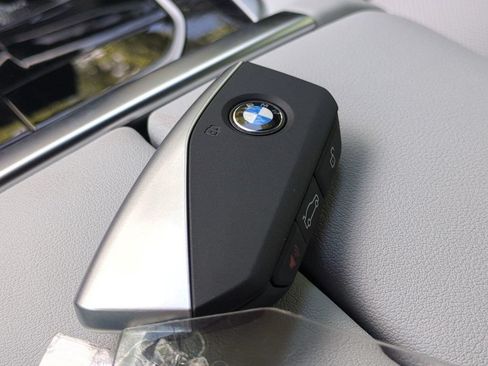 New 2026 BMW X5 xDrive40i w/ M Sport Package AWD/4WD image 29