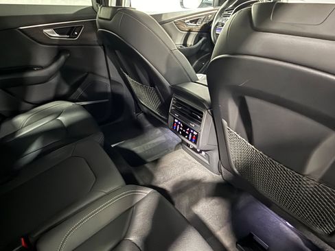 Used 2019 Audi Q8 Premium Plus w/ Premium Plus AWD/4WD image 45