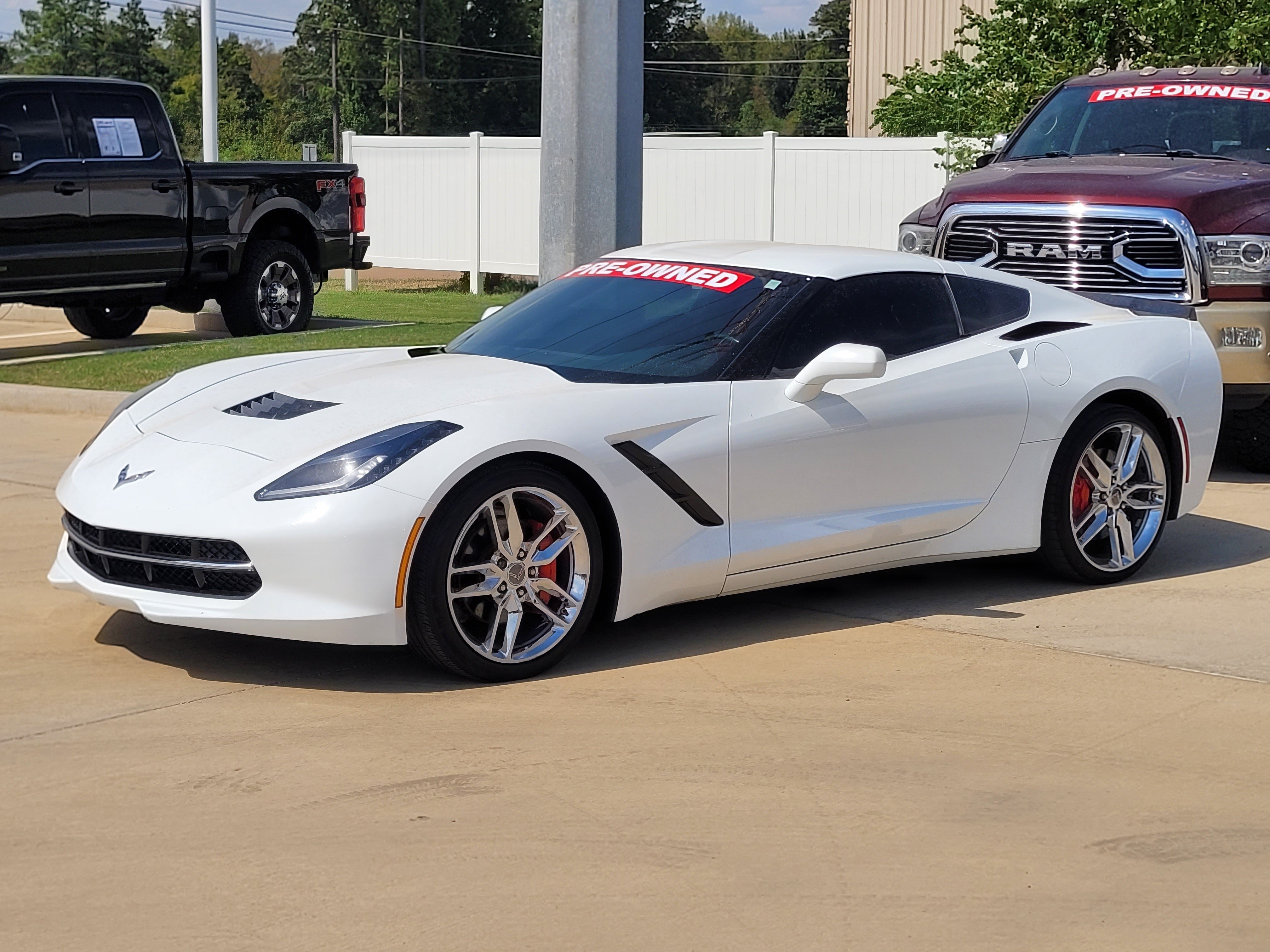 Used 2015 Chevrolet Corvette Stingray Coupe w/ ZF1 Appearance Package RWD image 3