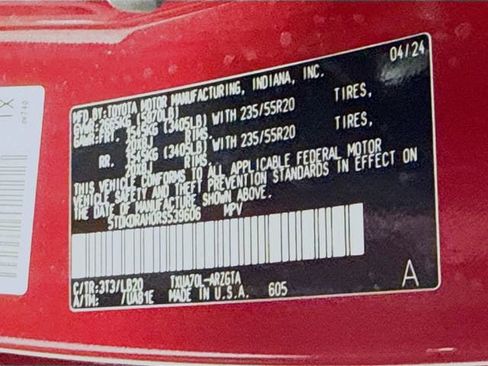 Used 2024 Toyota Highlander Limited image 33