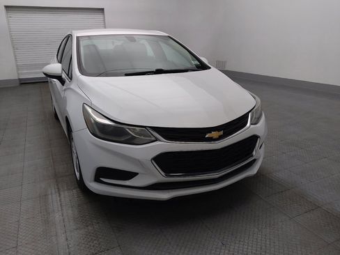 Used 2018 Chevrolet Cruze LT FWD image 14