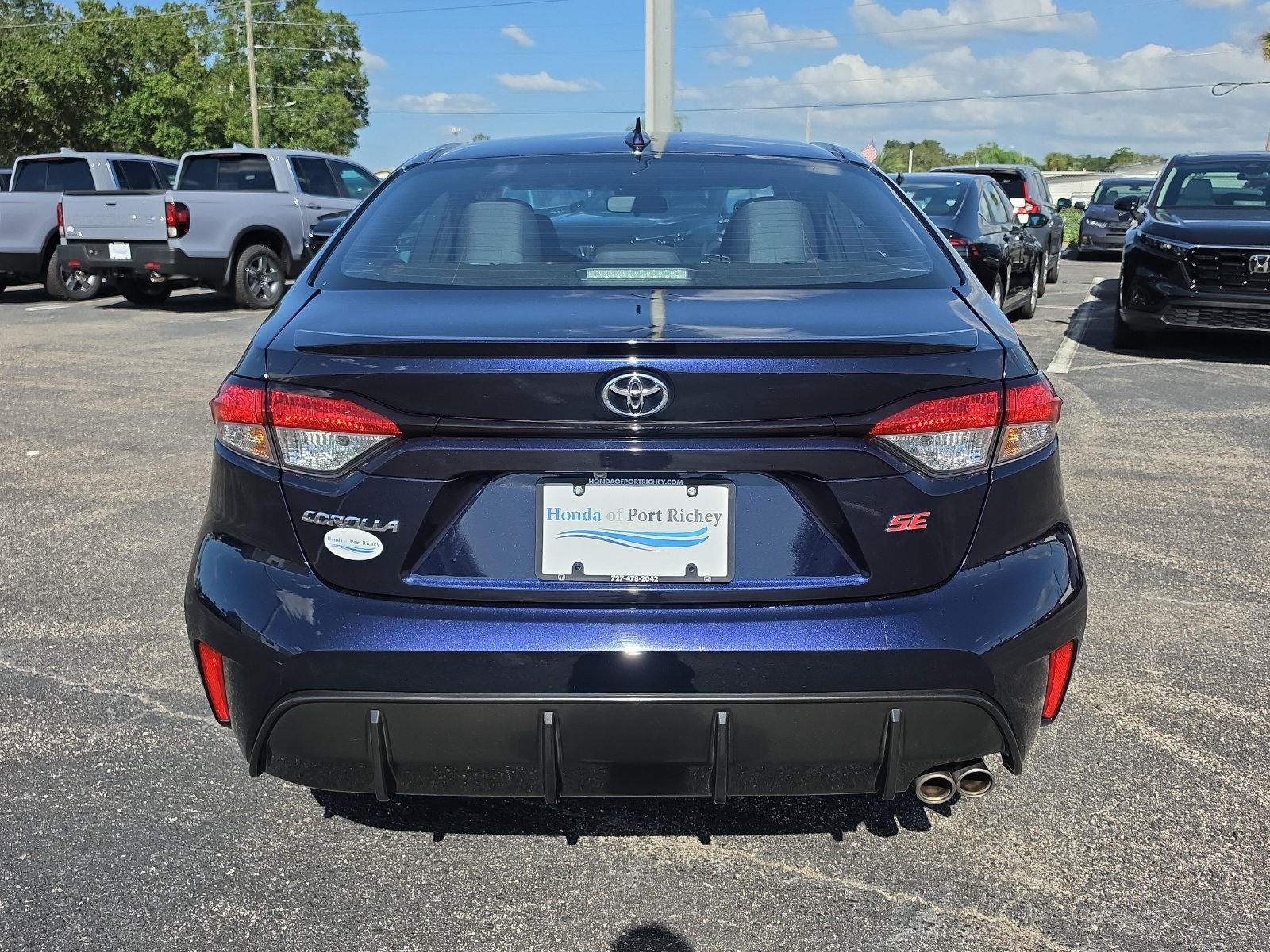 Used 2025 Toyota Corolla SE w/ SE Premium Package FWD image 5
