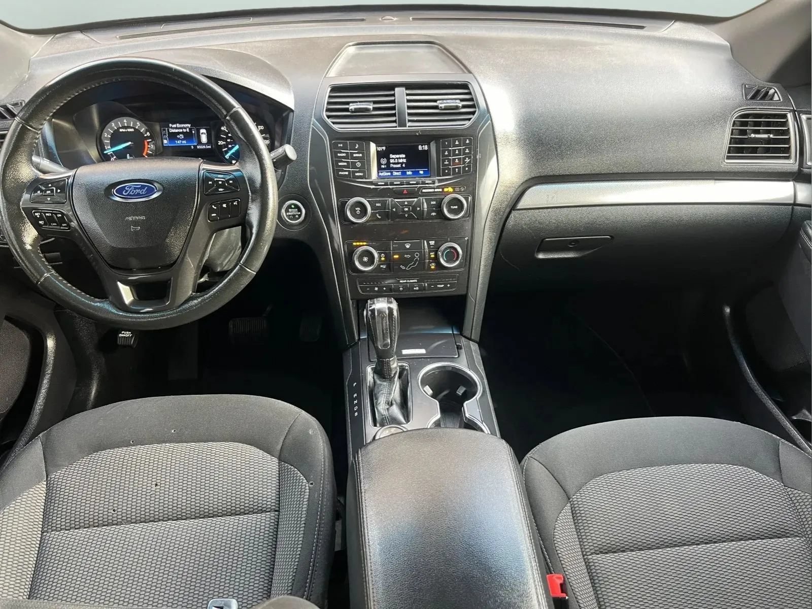 Used 2018 Ford Explorer XLT AWD/4WD image 11