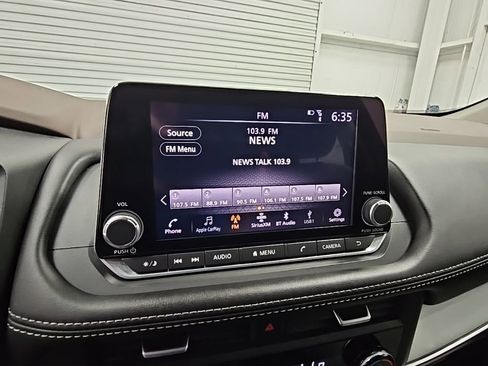 Used 2023 Nissan Rogue SV image 15