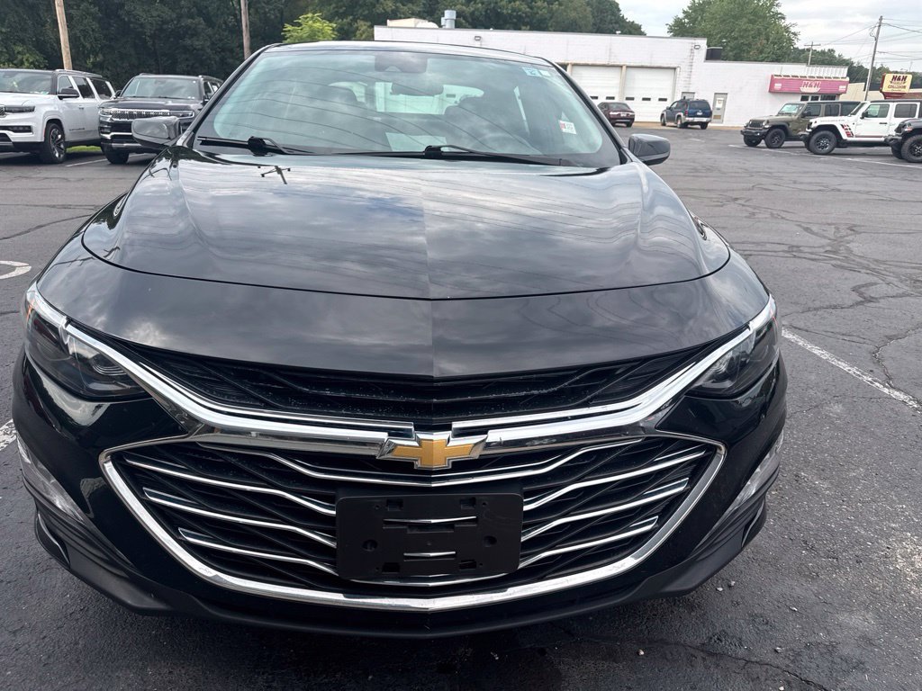 Used 2024 Chevrolet Malibu LT FWD image 3