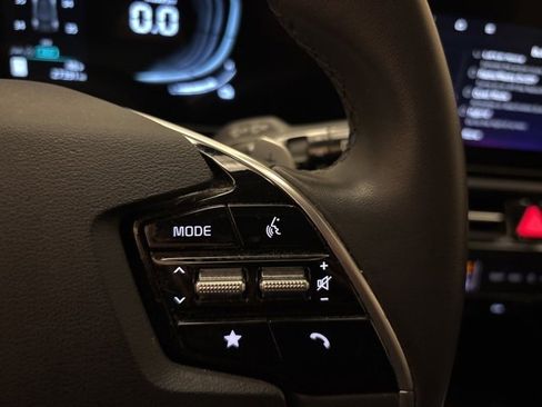 Certified 2024 Kia Niro EX Touring image 15