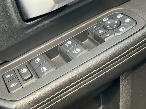 Used 2025 RAM 2500 Big Horn AWD/4WD image 19