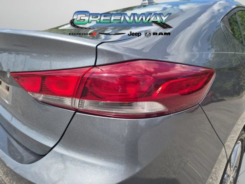 Used 2018 Hyundai Elantra SEL FWD image 29
