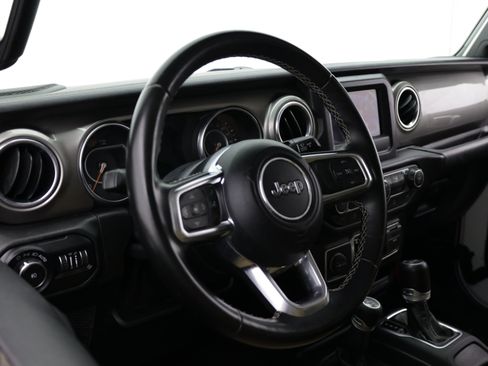 Used 2020 Jeep Wrangler Unlimited Sahara AWD/4WD image 12