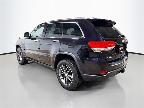 Used 2018 Jeep Grand Cherokee Limited w/ Trailer Tow Group IV image 9