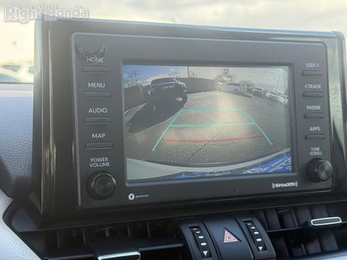 Used 2021 Toyota RAV4 XLE Premium image 20