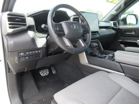 Used 2025 Toyota Tundra Limited w/ TRD Off-Road Package AWD/4WD image 19