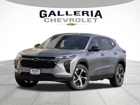 New 2026 Chevrolet Trax RS w/ Sunroof Package FWD image 2