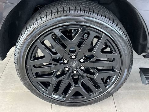 New 2026 Ford Expedition Platinum w/ Stealth Performance Package image 40