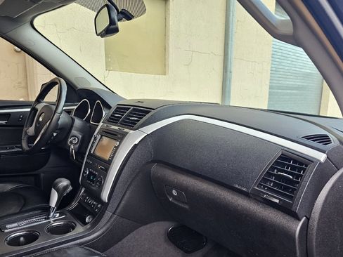 Used 2009 Chevrolet Traverse LT image 22