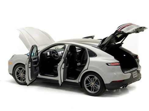 New 2026 Porsche Cayenne Coupe AWD/4WD image 30