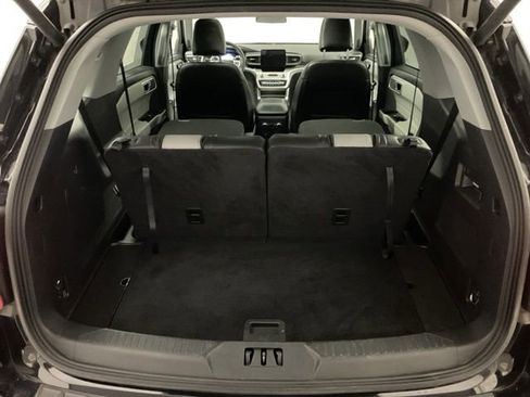 Used 2021 Ford Explorer XLT w/ Equipment Group 202A image 30