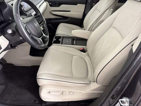 Used 2025 Honda Odyssey Touring image 7