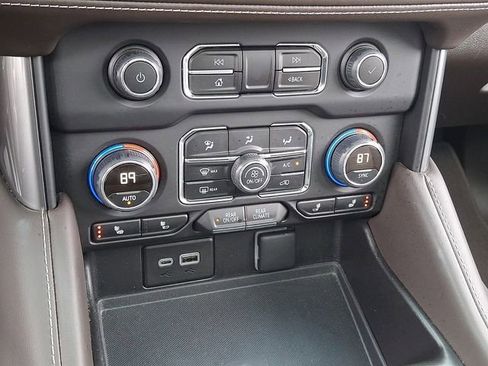 Used 2023 Chevrolet Tahoe Z71 w/ Luxury Package image 17