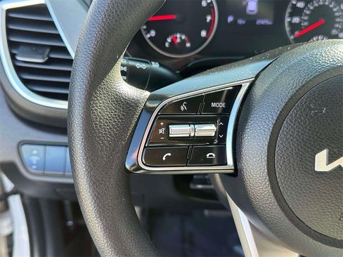 Used 2023 Kia Seltos LX image 18