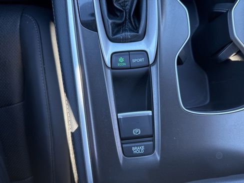 Used 2018 Honda Accord Touring image 23