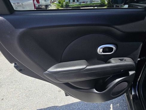 Used 2014 Kia Soul FWD image 18