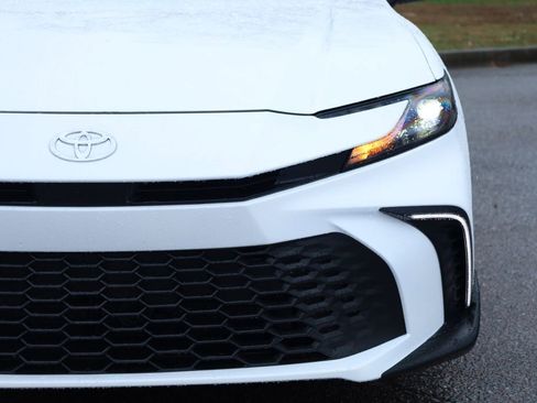 Used 2025 Toyota Camry SE image 16