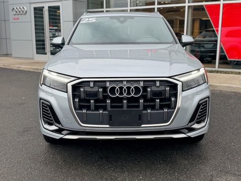Certified 2025 Audi Q7 3.0T Premium Plus image 9