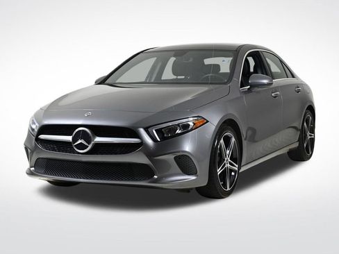 Used 2022 Mercedes-Benz A 220 image 1