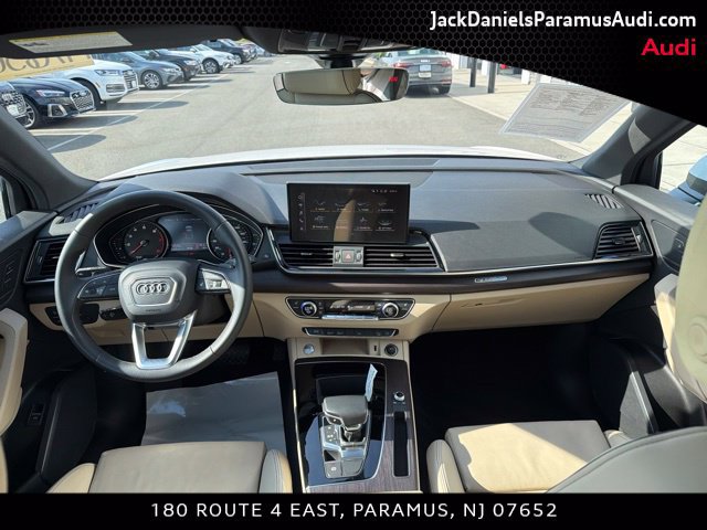 Used 2023 Audi Q5 2.0T Premium w/ Convenience Package AWD/4WD image 7