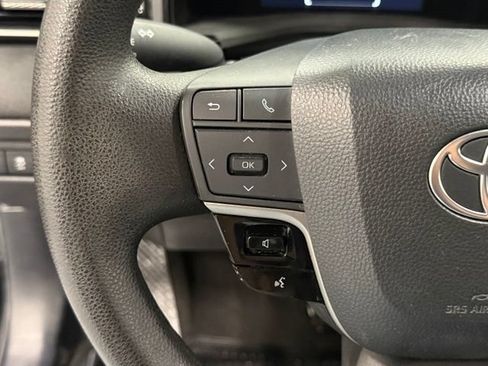 Used 2025 Toyota Camry LE FWD image 19