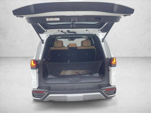 Used 2025 Lexus LX 600 4WD w/ Accessory Package (Z1) image 9
