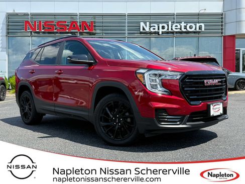 Used 2023 GMC Terrain SLE w/ Driver Convenience Package AWD/4WD image 1
