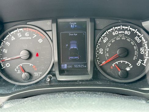 Used 2018 Toyota Tacoma SR w/ SR Convenience Package RWD image 25