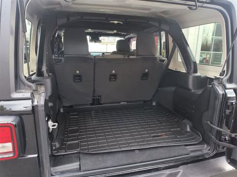 Used 2024 Jeep Wrangler Willys image 22