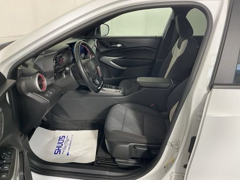 Used 2024 Chevrolet Trax RS w/ Driver Confidence Package FWD image 13