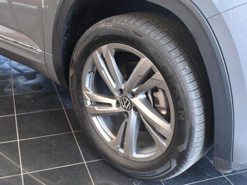 Used 2024 Volkswagen Atlas Cross Sport SEL R-Line AWD/4WD image 46