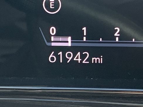 Used 2021 Cadillac Escalade ESV Premium Luxury image 22