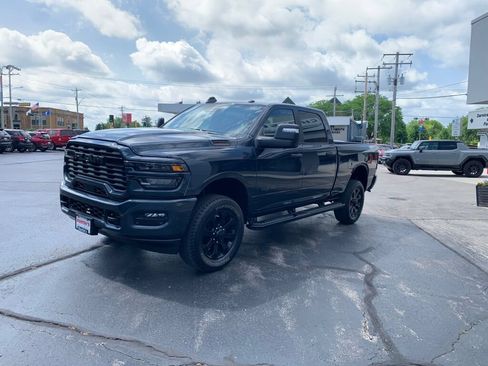 Used 2025 RAM 2500 Big Horn AWD/4WD image 3