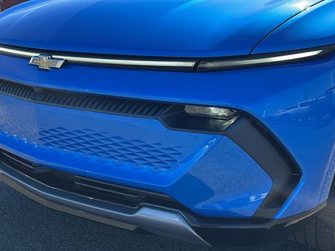 New 2026 Chevrolet Equinox EV LT image 9