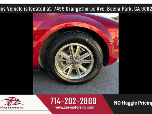 Used 2005 Ford Mustang Premium RWD image 40