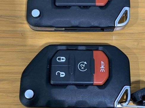 Used 2021 Jeep Gladiator Sport image 49