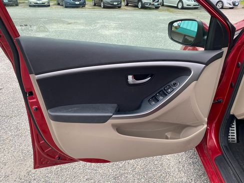 Used 2016 Hyundai Elantra GT w/ Option Group 02 image 15