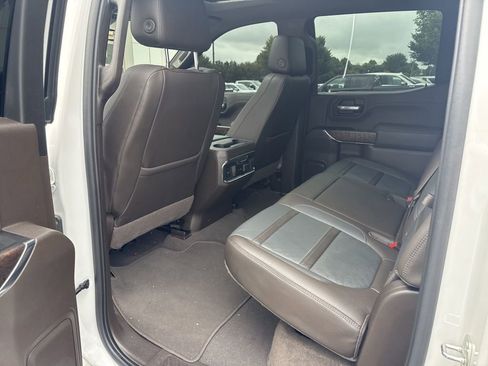 Used 2019 GMC Sierra 1500 Denali w/ Denali Ultimate Package AWD/4WD image 10